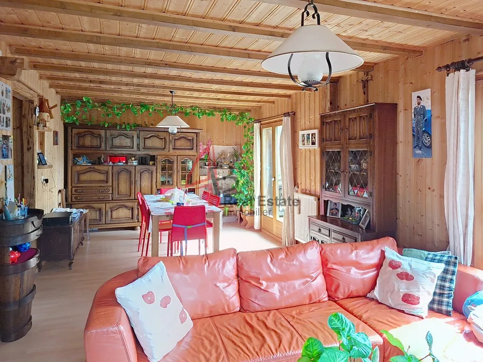 Chalet individuel avec jardin, terrasses et garage à Orsières