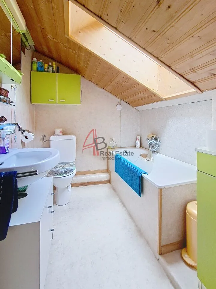 Chalet indipendente con giardino, terrazze e garage a Orsières