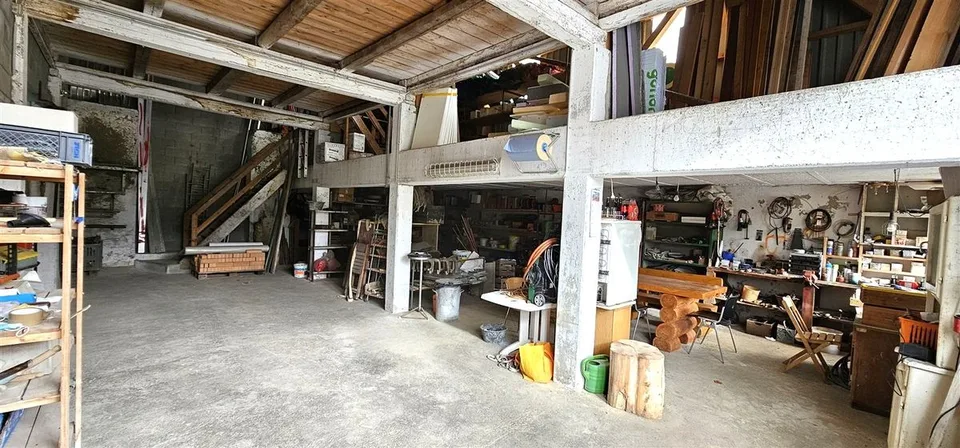 Vecchia fattoria con 2 appartamenti e un grande deposito – foto 8 di 10