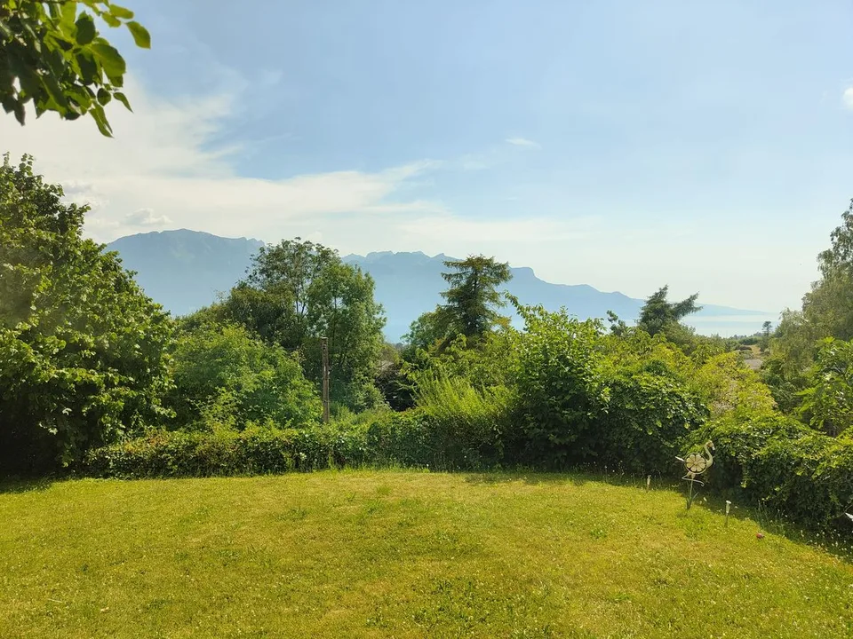 In affitto 1.5 locali arredati con vista magnifica nel centro di Saint-Légier (VD)