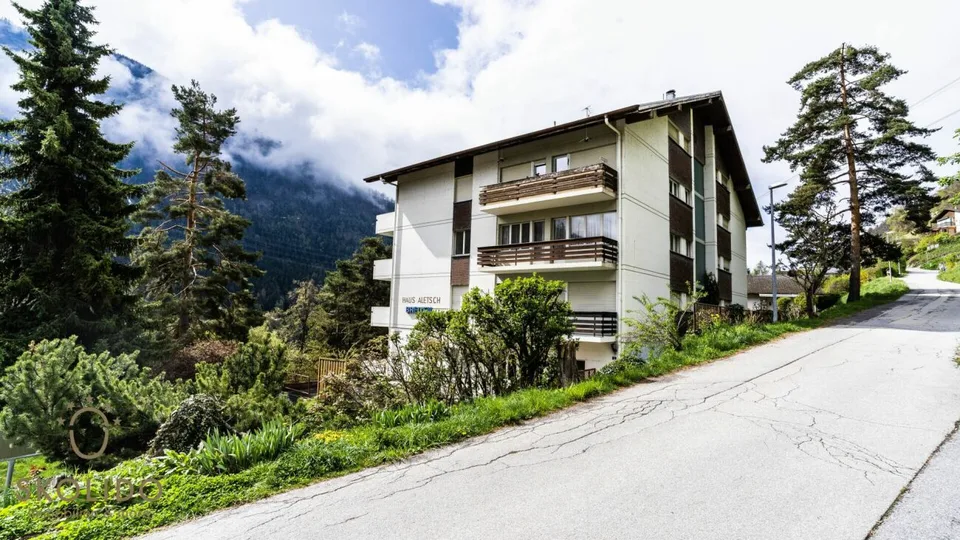 Appartement de vacances près de la station de gondole Mörel-Riederalp directement à côté du bain thermal