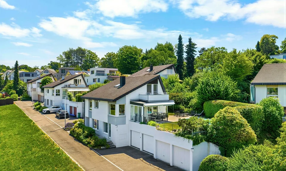 6-Zimmer Einfamilienhaus an ruhiger Sackgasse mit Aussenpool