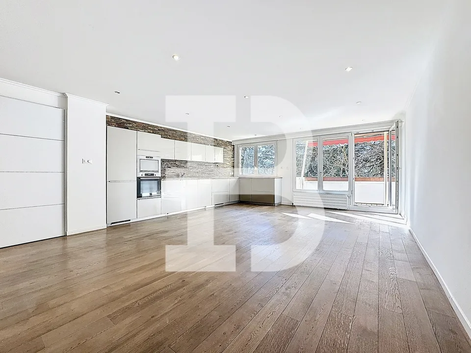 Magnificent renovated 5-room apartment with breathtaking views