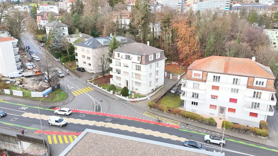 Bel appartement de 2,5 pièces avec balcon, à 5 minutes de la gare