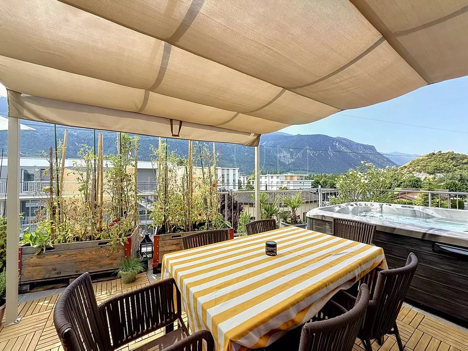 Möbliertes Penthouse 120 m² + Terrasse 67 m²