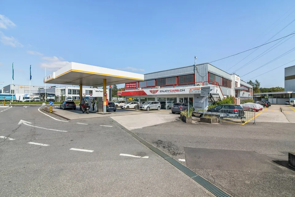 Surface de 555m2 - showroom - bureaux ou locaux