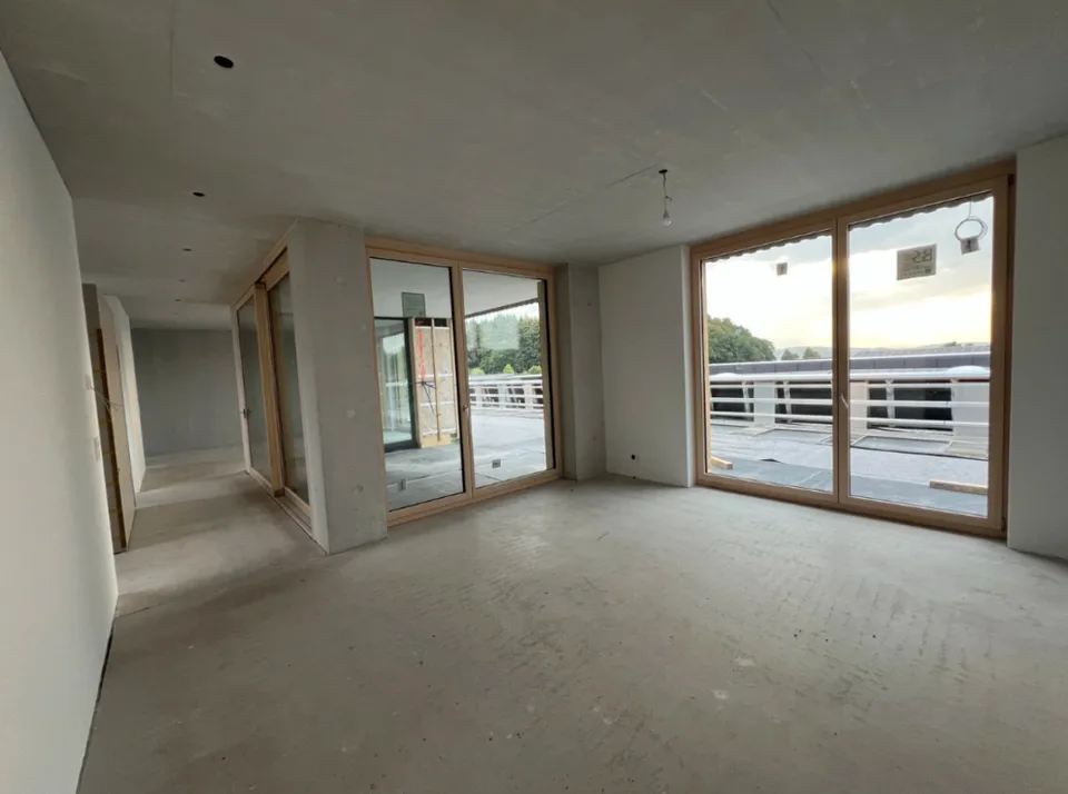 Erstvermietung - Exklusive 3.5-Zimmerwohnung mit Studio und Panoramasicht