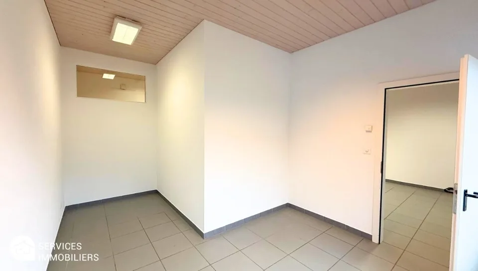 Local commercial lumineux très bien situé