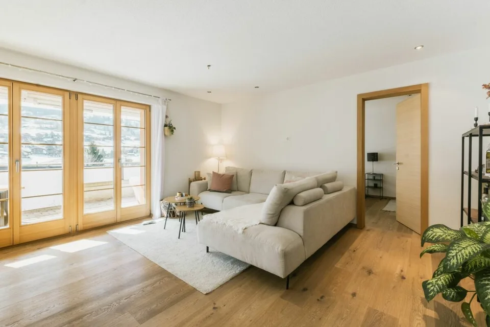 Terrassenwohnung mit Bergblick - 4.5-Zimmer-Erstwohnung im Chalet Aquila