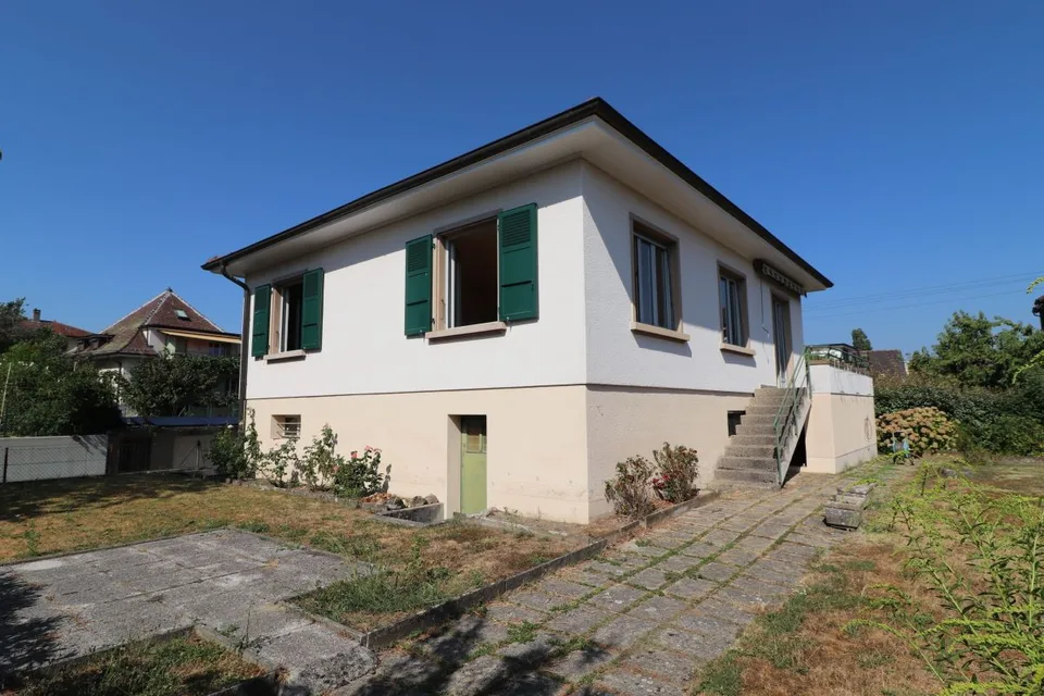 En exclusivité! Opportunité à saisir! Charmante villa individuelle orientée plein Sud avec agréable jardin, dans un quartier très calme.