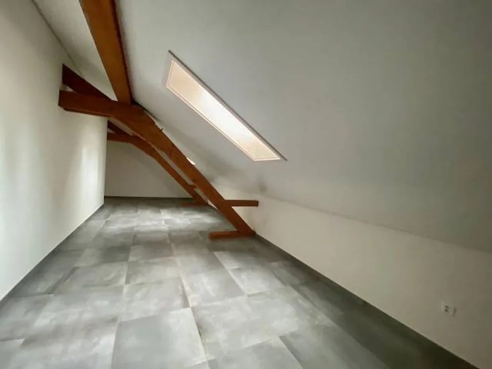 Magnifique appartement spacieux, adapté aux personnes à mobilité réduite, 3 pièces,  dans les  Combles, avec ascenceur