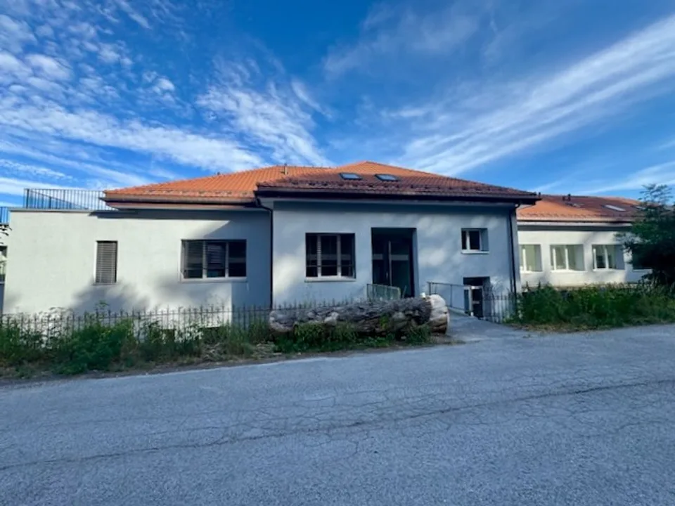 Comme une petite maison sur le toit! 2 pièces, dans les Combles, avec grande terrasse et ascenceur
