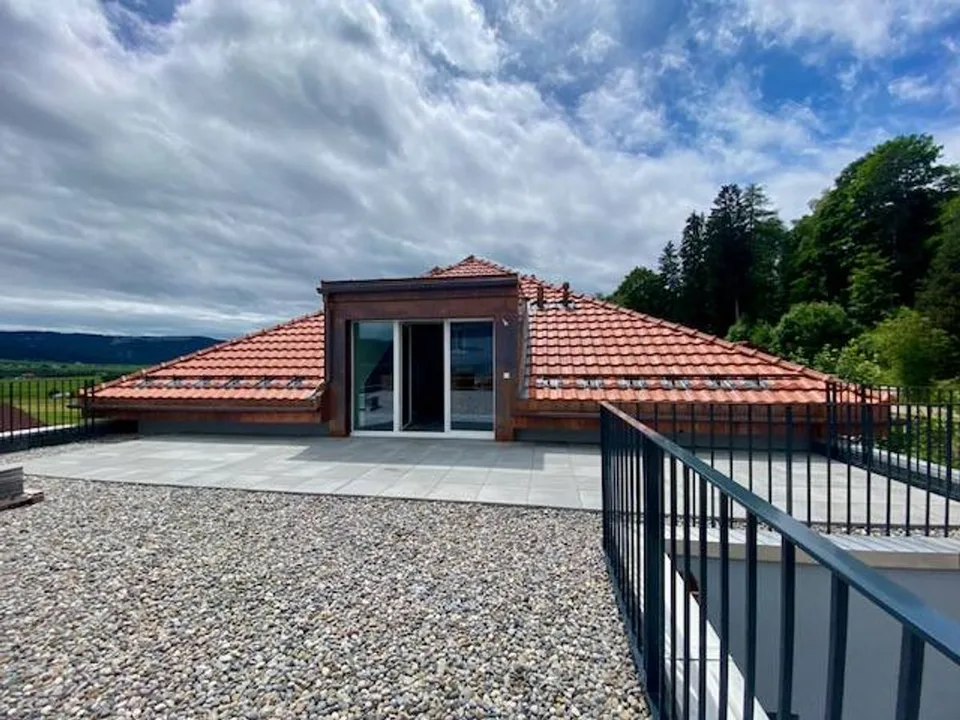 Come una piccola casa sul tetto! 2 camere, in soffitta, con grande terrazza e ascensore