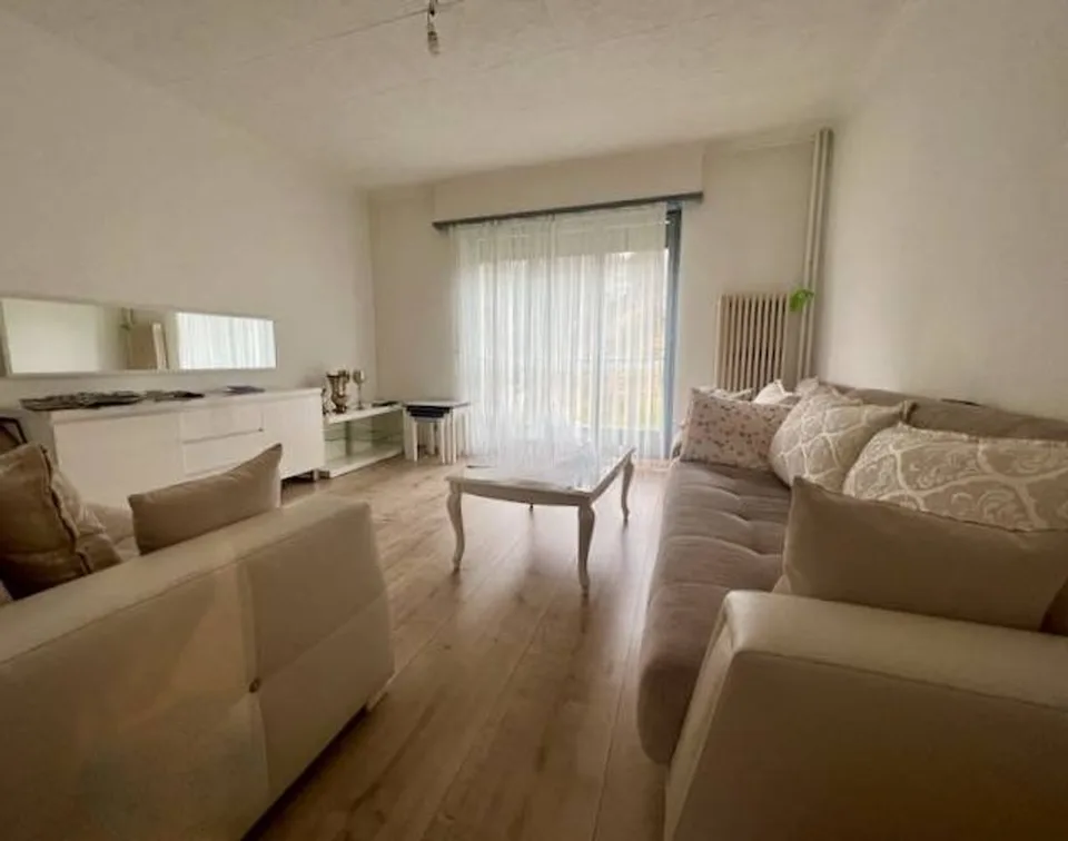2 appartements de 3,5 pièces, au 2 ème, avec balcons