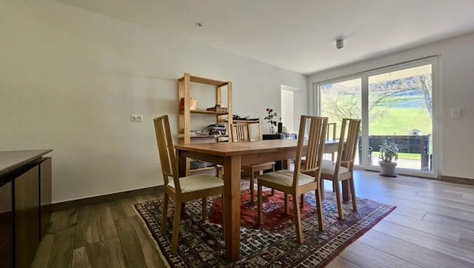 Adjacent villa located in a pleasant sought-after neighborhood of Fleurier