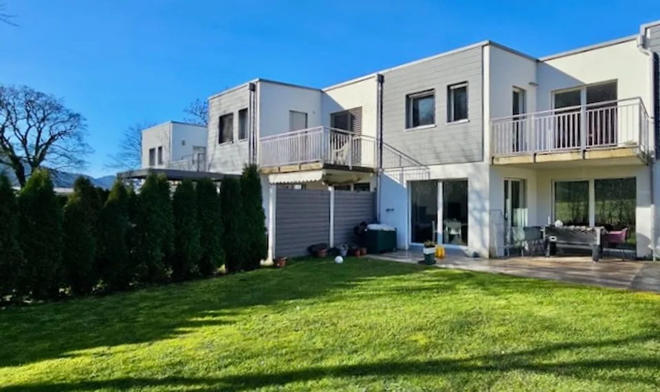 Villa  contigüe située dans un agréable quartier prisé de Fleurier