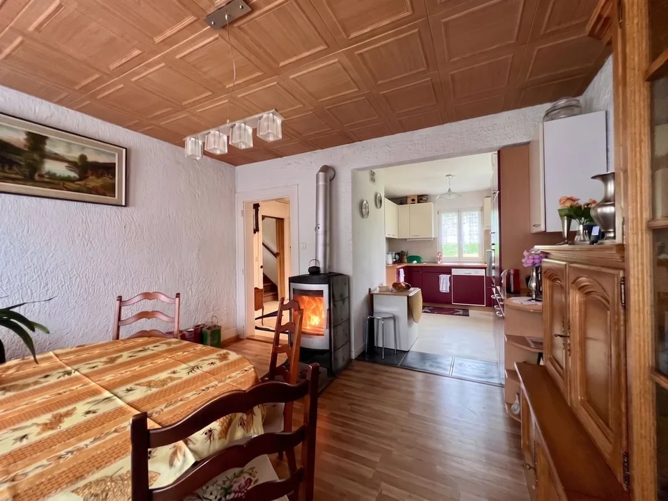 Affascinante villa indipendente di 5,5 locali, con giardino e garage
