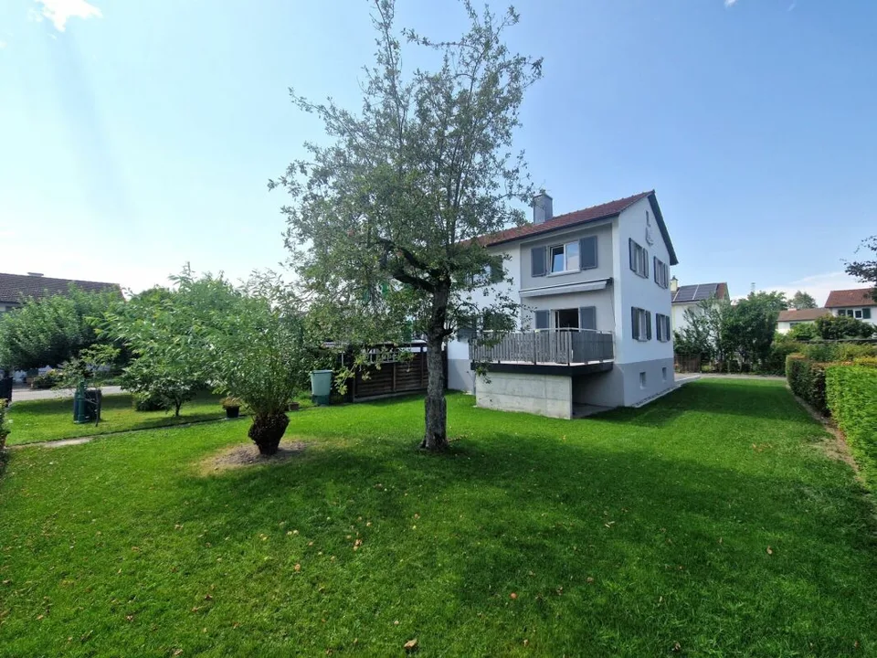 Kernsaniertes 4.5-Zimmer-Doppeleinfamilienhaus mit Garten &amp; Garage in Widnau
