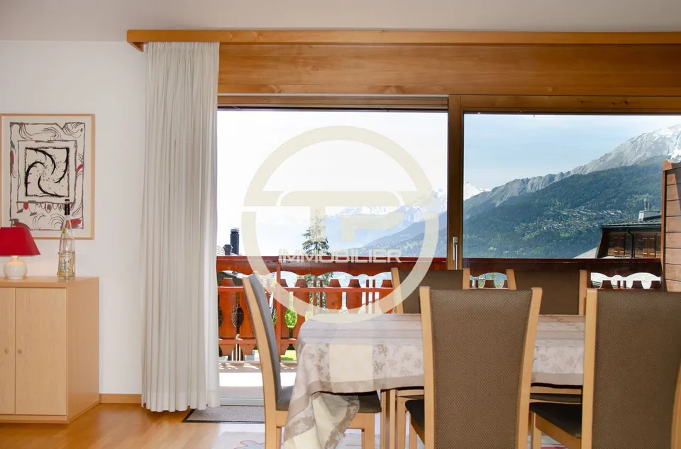 Helles 4,5-Zimmer-Apartment, nur 5 Minuten vom Zentrum von Crans entfernt / Ref. 1007-661