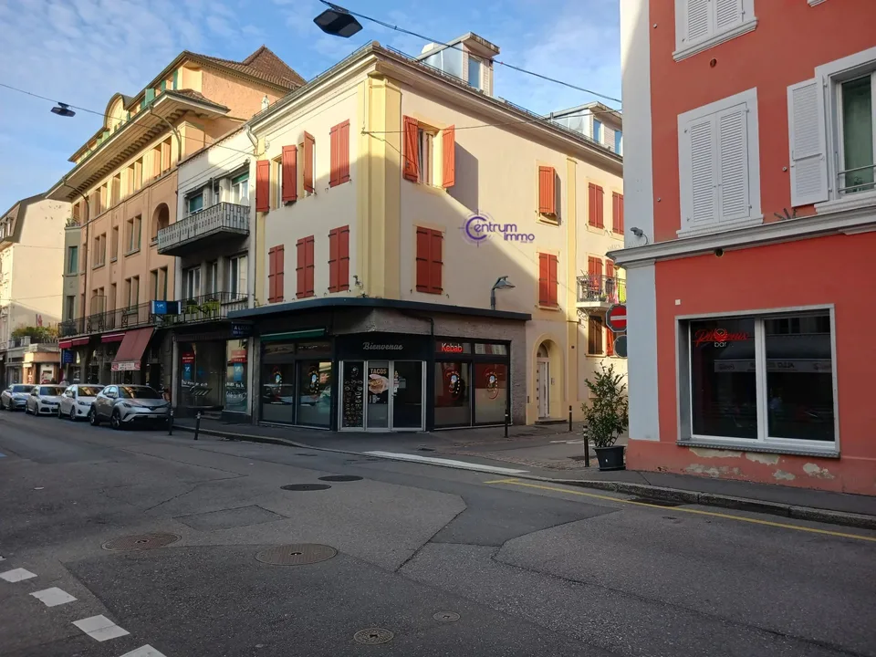 Immeuble comprenant 7 appartements ainsi qu'un local commercial