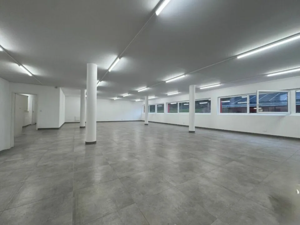 Amministrativo/Ufficio 1.5 stanze 156.35 m2 a Puidoux-Gare