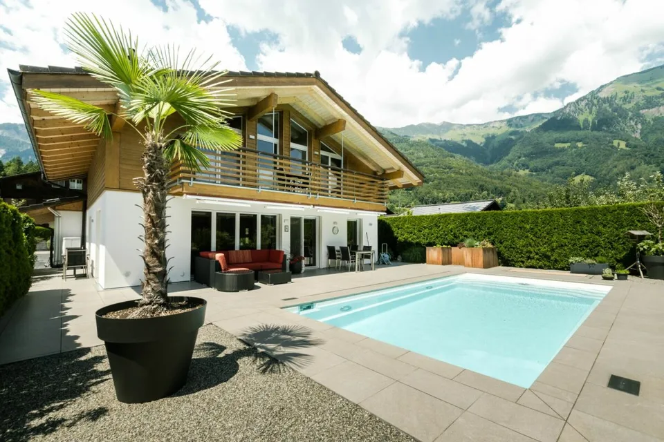 Exklusives Einfamilienhaus mit Pool in Hofstetten