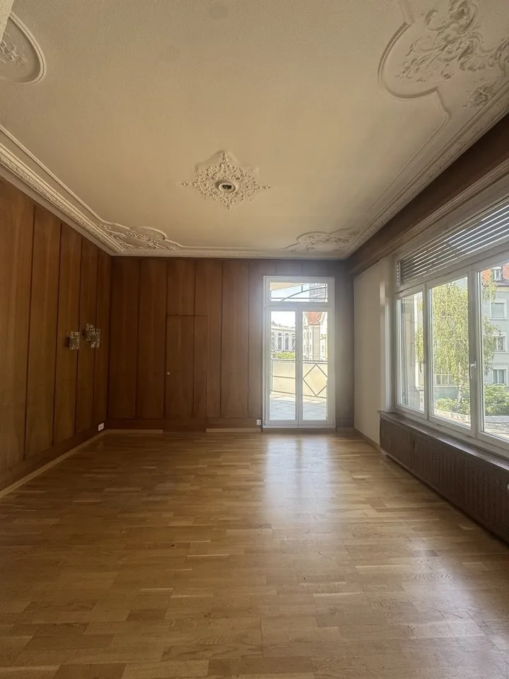 Nostalgic Office Space in the Center Wanted?