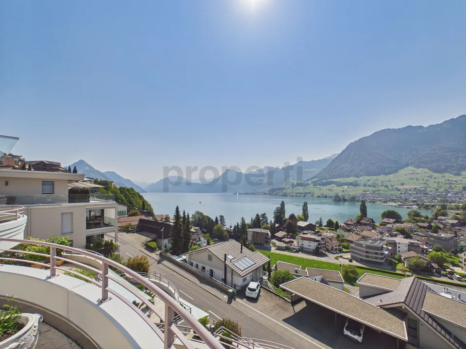 Appartamento elegante di 6,5 stanze recentemente ristrutturato con ascensore e cantina, Ennetbürgen