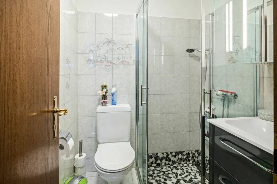 Casa spaziosa e adatta alle famiglie con giardino soleggiato in posizione privilegiata! – foto 13 di 14
