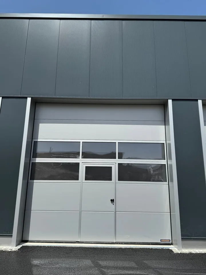 Box commerciaux directement sur le Rhin