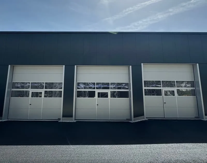 Box commerciaux directement sur le Rhin