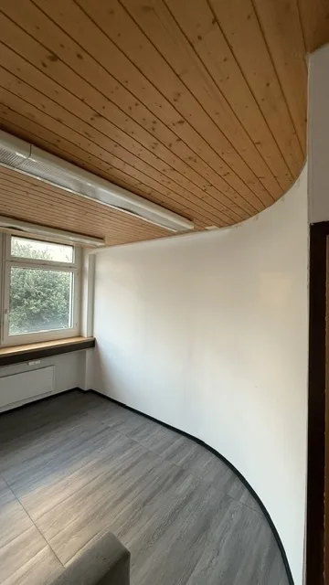 Helle Arbeitsräume mit natürlichem Charme