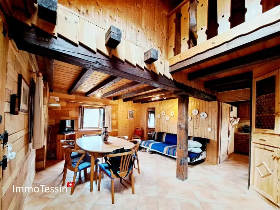 Rustico lussuosamente ristrutturato con vista panoramica e comfort moderno vicino al Passo del Lucomagno