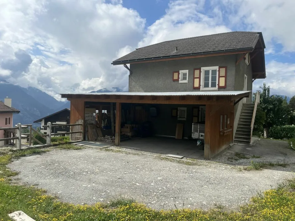 Einzigartig! Zweifamilienhaus im Skigebiet Crans-Montana/VS