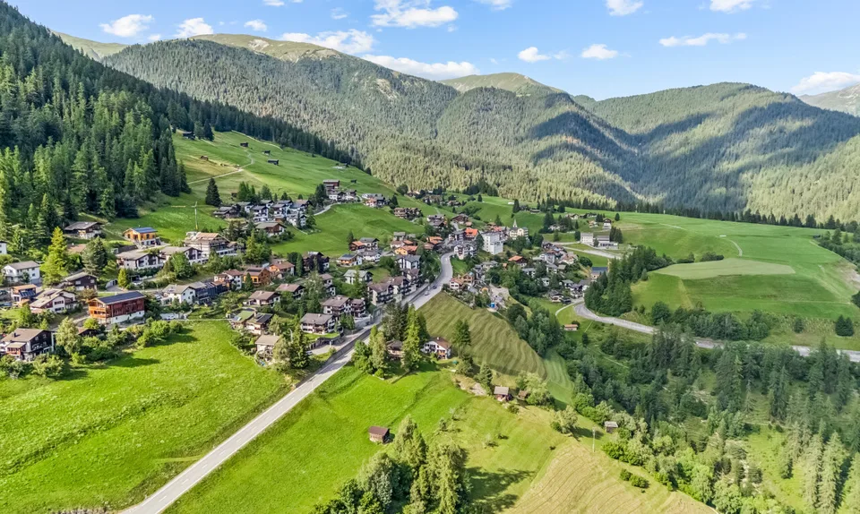 3’520 m² Entwicklungsgrundstück mit Projektstudie in Davos Wiesen