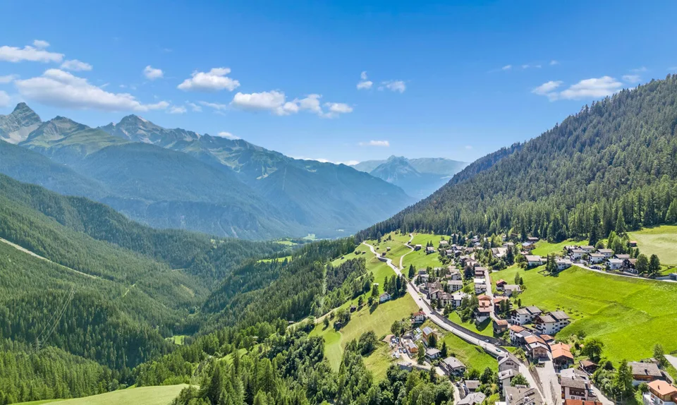 Grosszügiges Grundstück mit Baulandanteil in Davos Wiesen – Foto 7 von 8