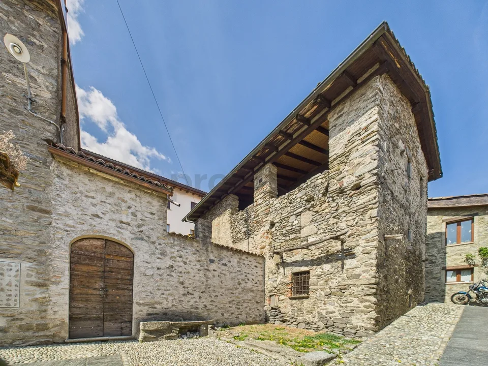Rustikal zu renovieren im Herzen von Torricella/Taverne - Großartige Investition