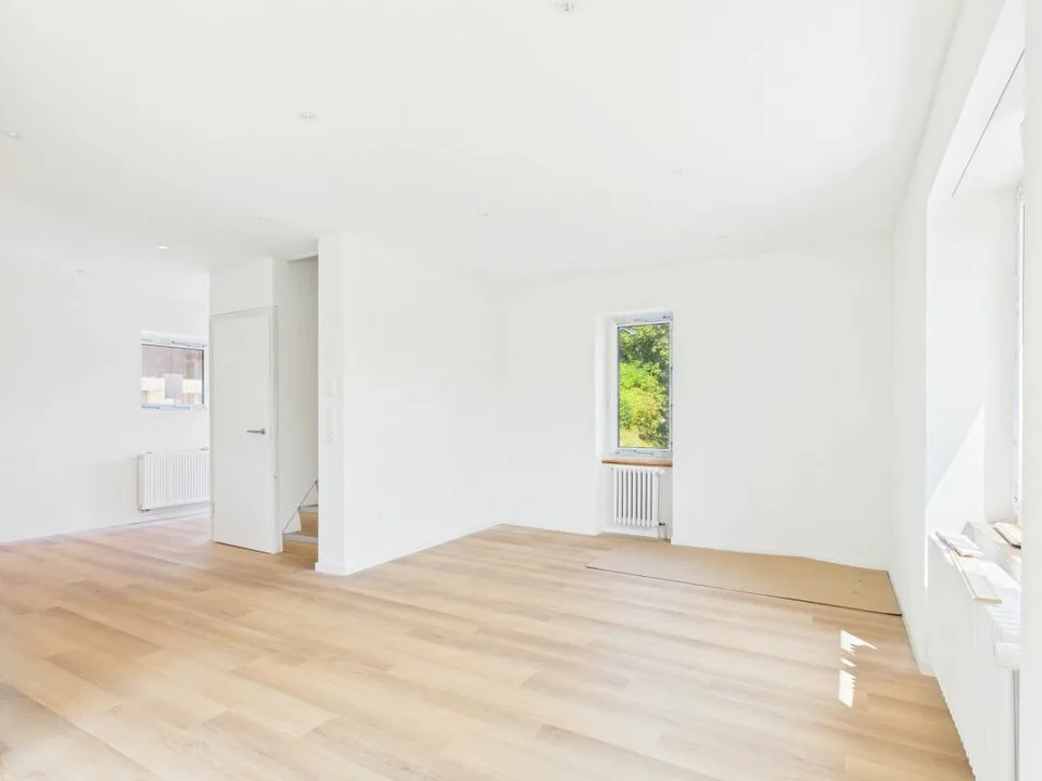 First occupancy: Completely renovated 4.5-room single-family house with large garden &amp; plenty of space