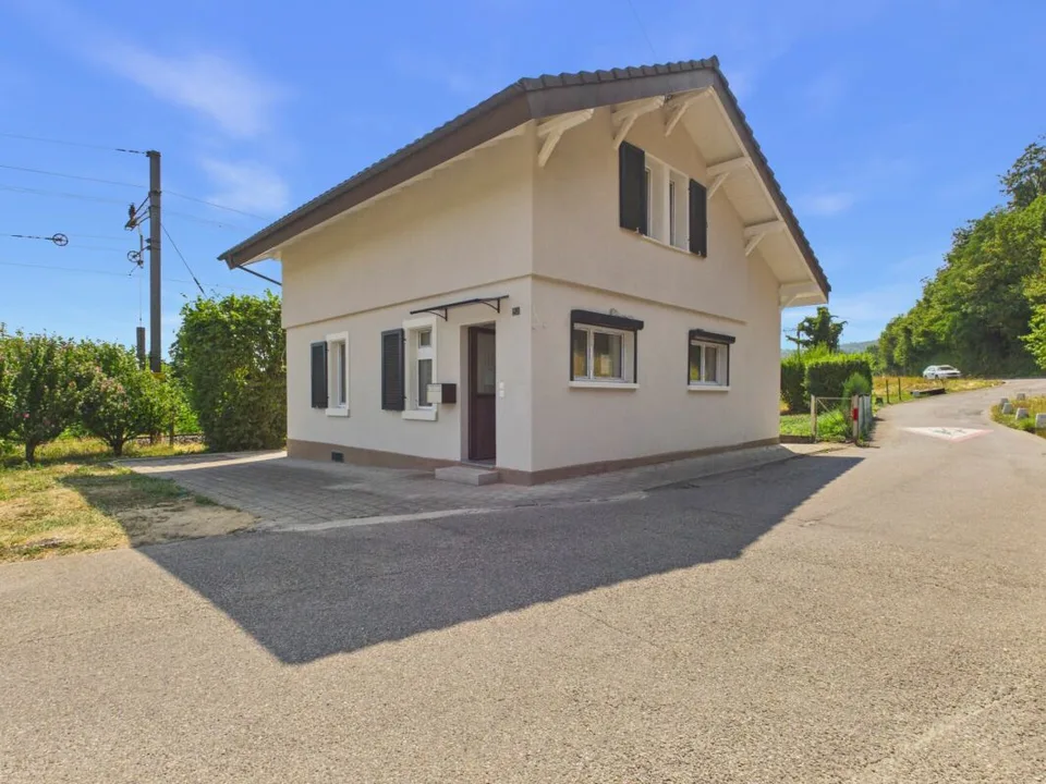 Erstbezug: Komplett saniertes 4.5-Zimmer-Einfamilienhaus mit grossem Garten & viel Freiraum