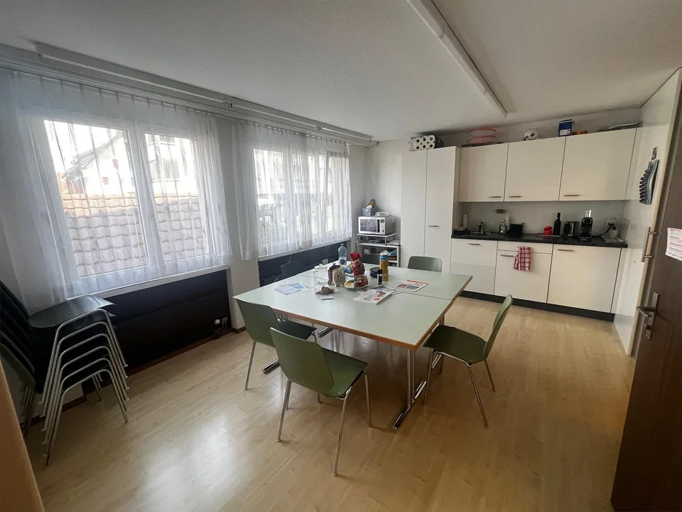 Suchen Sie neue Büroräumlichkeiten mit Parkplätzen?