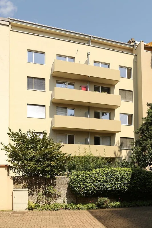 attractive 2-room apartment in renovated, well-maintained property