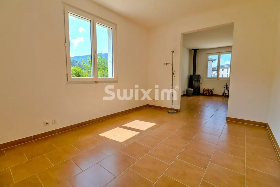 Eccezionale villa indipendente di 6,5 stanze a meno di 3 minuti dal centro città!