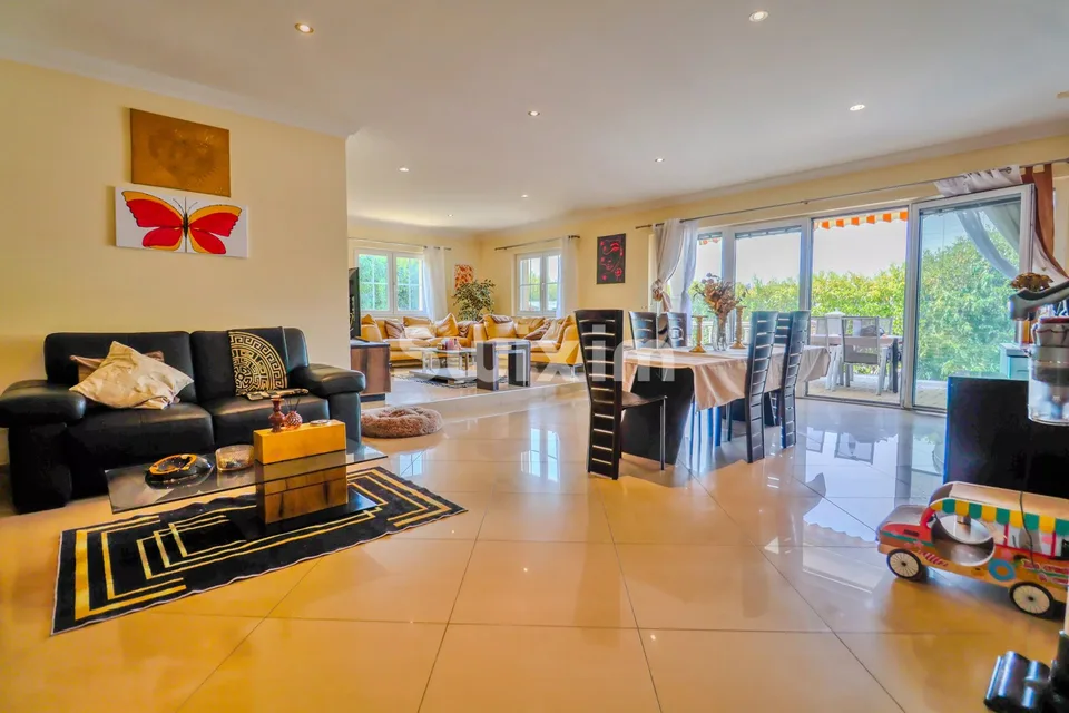 Exclusivité ! Villa individuelle dans un quartier résidentiel !