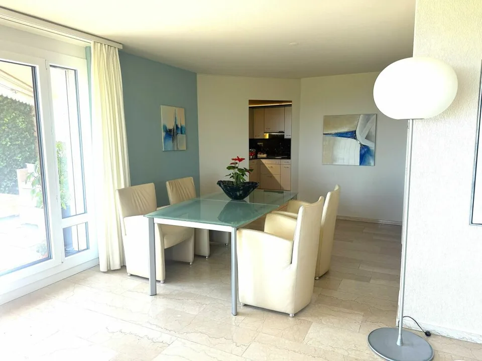 3.5 Room Terrace House in a Quiet, Sunny Location with Unobstructed Views of Lake Zurich and the Alps