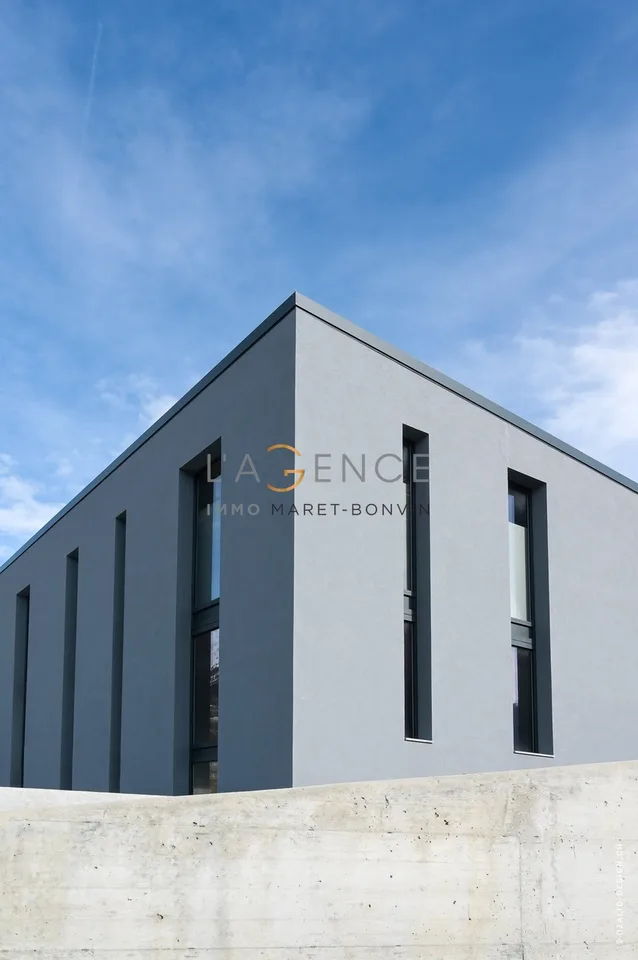 Halle industrielle moderne à louer - 142 m², zone Redin, Savièse