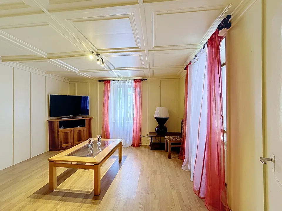 Appartement lumineux au calme, partiellement meublé