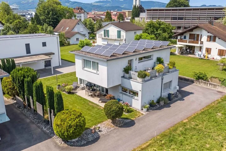 ATTRAKTIVES, FREISTEHENDES 5.5 ZIMMER EINFAMILIENHAUS IM HERZEN VON DIEPOLDSAU