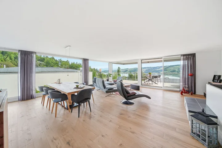 PERLA MODERNA CON VISTA SUL LAGO SUL VERSANTE SOLEGGIATO