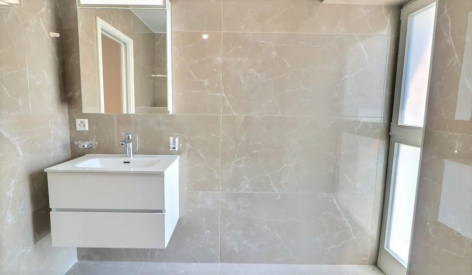 Renovierte Duplexwohnung mit Seeblick in der Nähe von Rolle