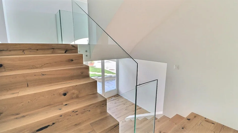 Renovierte Duplexwohnung mit Seeblick in der Nähe von Rolle